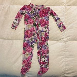 Great condition - Posh Peanut ruffle butt footie